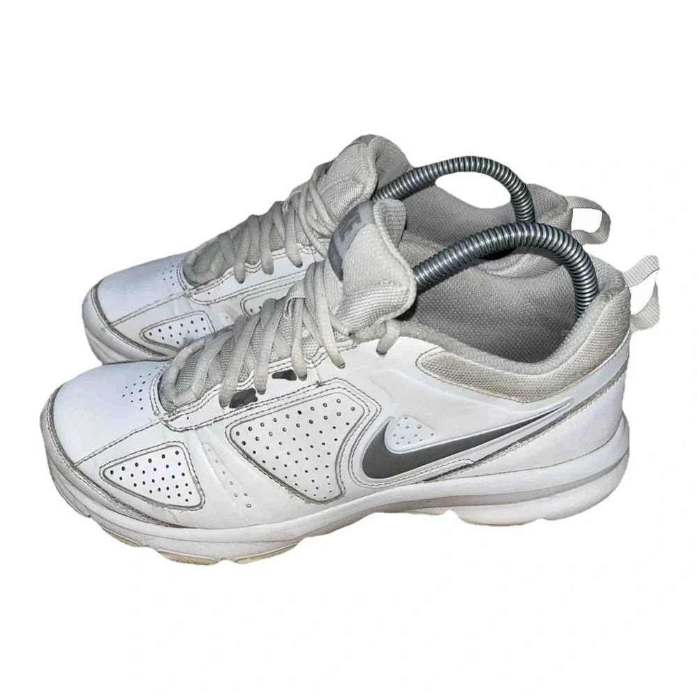 Nike Womens‎ T White Casual Shoes Sneakers Size 8.5 Athletic CrossFit Court Shoe